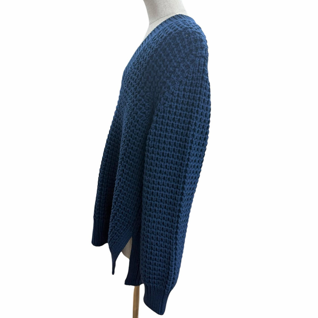 Great LOUIS VUITTON knit Waffle knit V-neck slit Gaston V leather patch