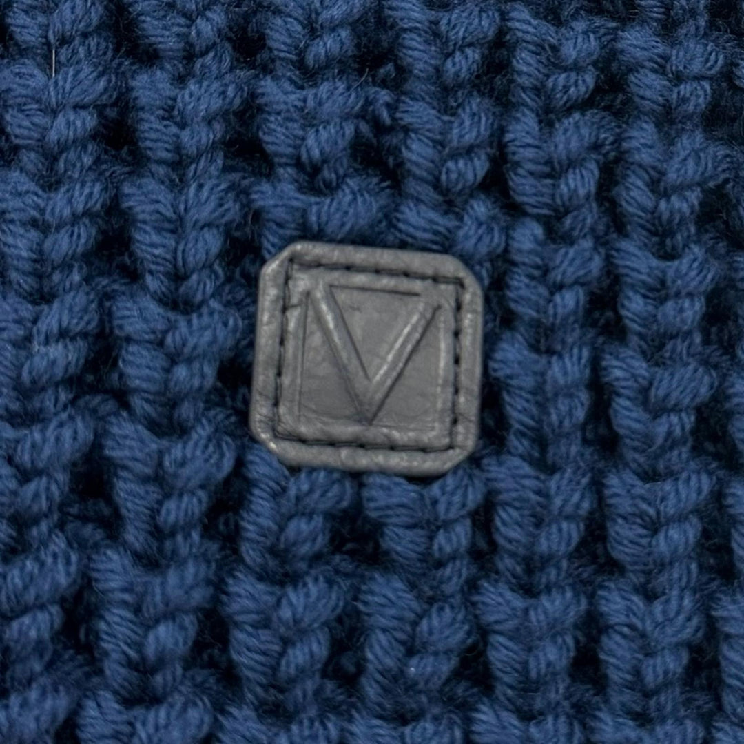 Great LOUIS VUITTON knit Waffle knit V-neck slit Gaston V leather patch