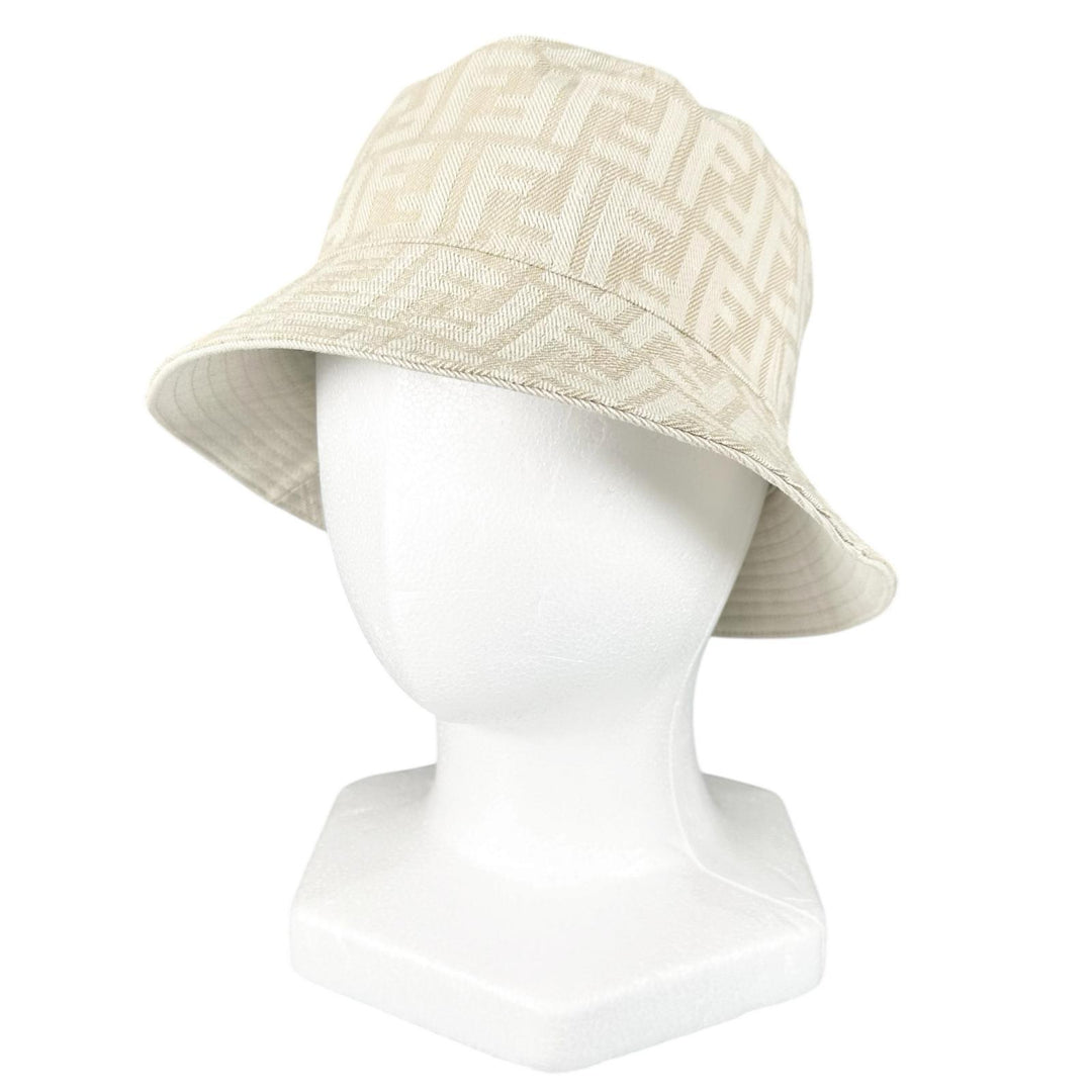 Great FENDI hat FF logo embroidered reversible ZUCCA Pattern bucket bag Ivory