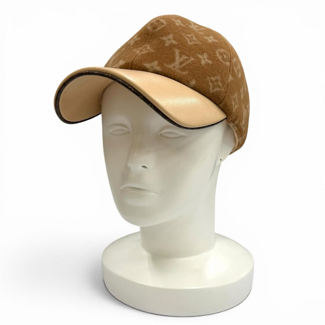 Great LOUIS VUITTON cap Monogram Carry-On Leather Brim Cap leather M M77292