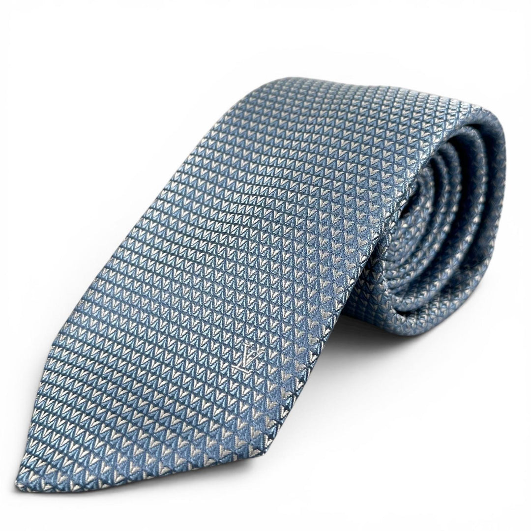 Pristine LOUIS VUITTON tie Cravat Diamond Buoy 8CM Light blue silk mens S M71209