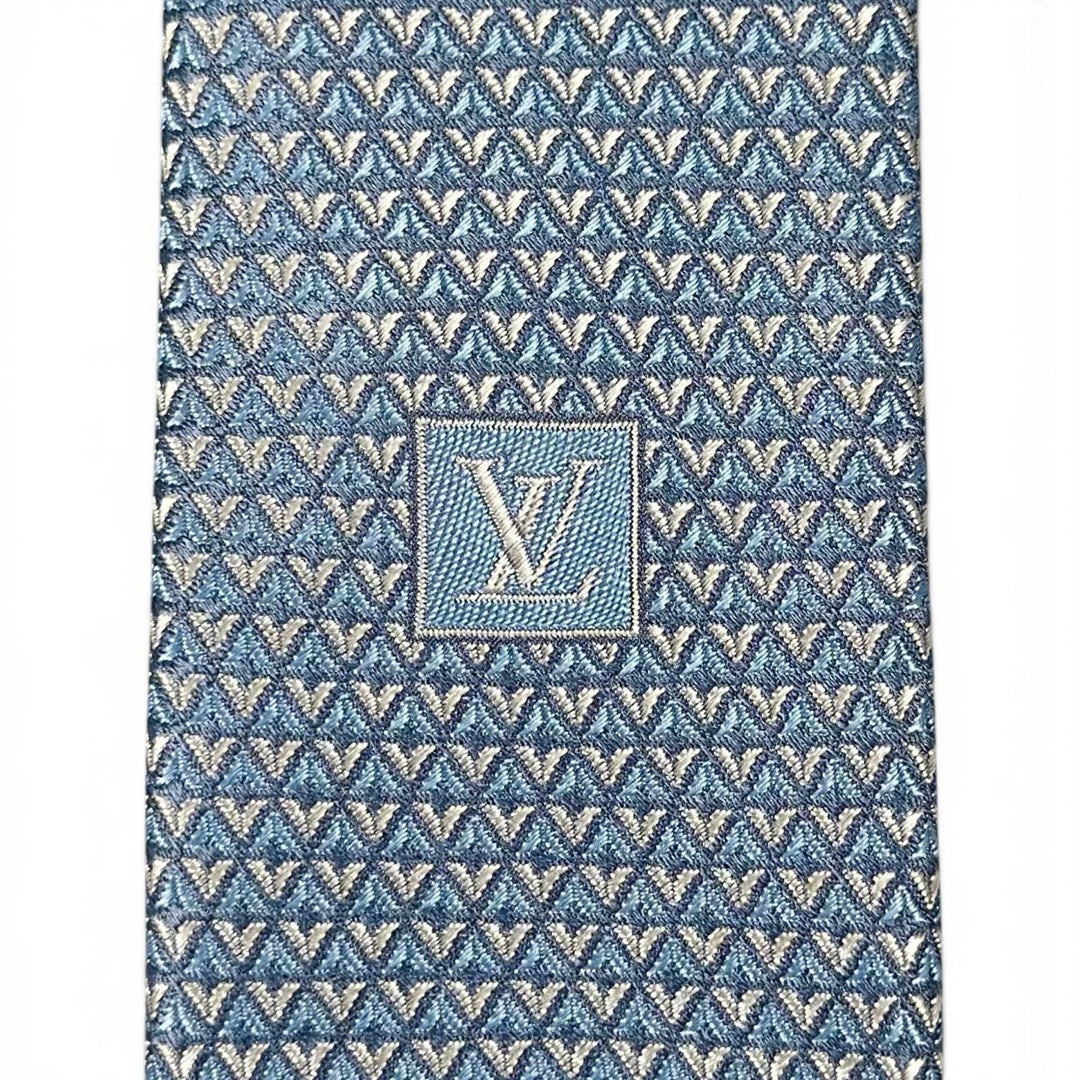 Pristine LOUIS VUITTON tie Cravat Diamond Buoy 8CM Light blue silk mens S M71209