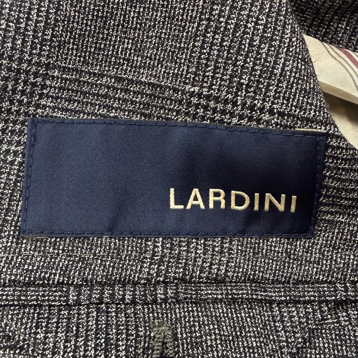 Excellent LARDINI suit Tessuto Esclusi Glen Plaid Boutonniere gray wool mens 46