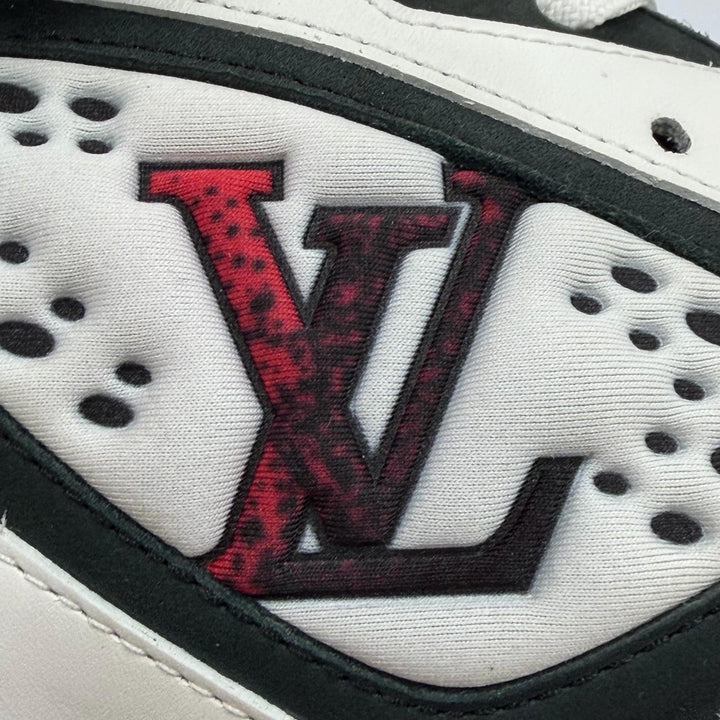 Pristine LOUIS VUITTON High cut sneakers LV Trainer 2 Line white leather 8.5