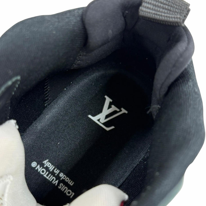 Pristine LOUIS VUITTON High cut sneakers LV Trainer 2 Line white leather 8.5
