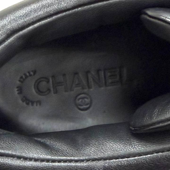 Great CHANEL sneakers COCO Mark Leather Shoes with Metal Logo 38.5 G34967