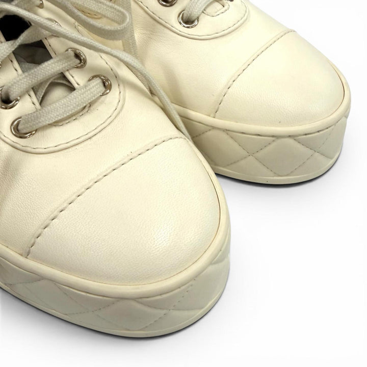 Great CHANEL sneakers COCO Mark Leather Shoes with Metal Logo 38.5 G34967