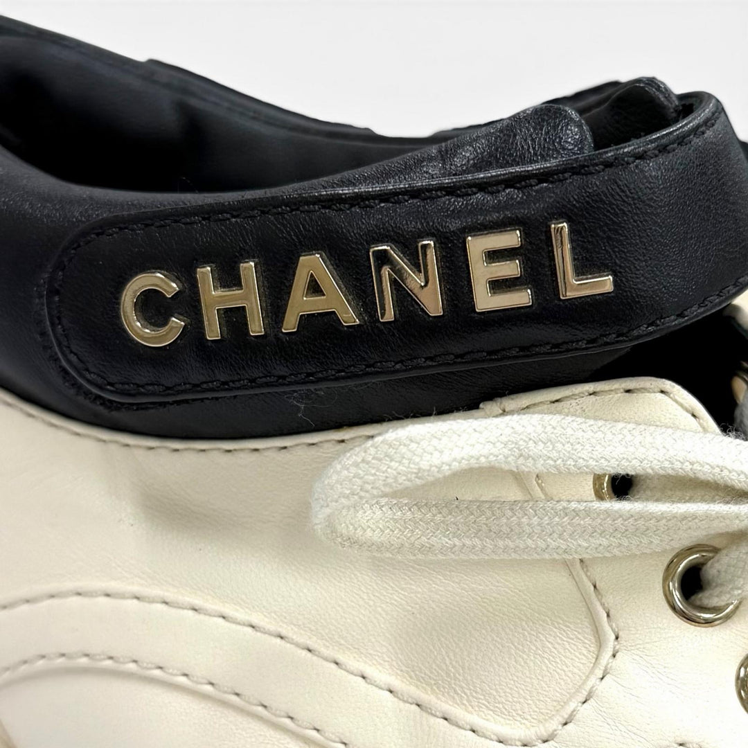 Great CHANEL sneakers COCO Mark Leather Shoes with Metal Logo 38.5 G34967