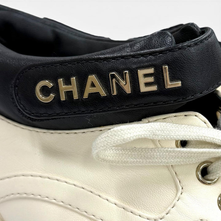 Great CHANEL sneakers COCO Mark Leather Shoes with Metal Logo 38.5 G34967
