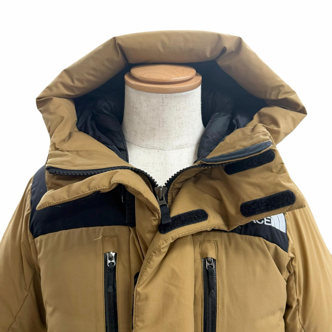 Excellent THE NORTH FACE Down jacket BALTRO LIGHT JACKET GORE-TEX hooded beige