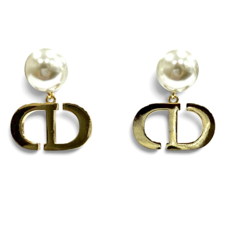 Pristine DIOR Pierce Dior Tribales Pierce CD Crystal Logo Pearl white Women