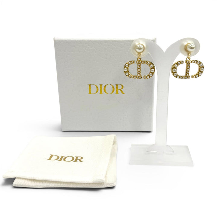 Pristine DIOR Pierce Dior Tribales Pierce CD Crystal Logo Pearl white Women