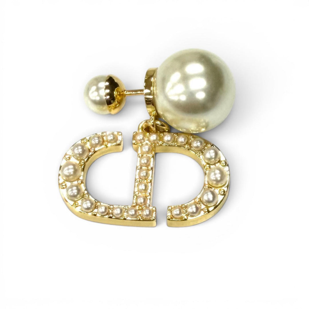 Pristine DIOR Pierce Dior Tribales Pierce CD Crystal Logo Pearl white Women