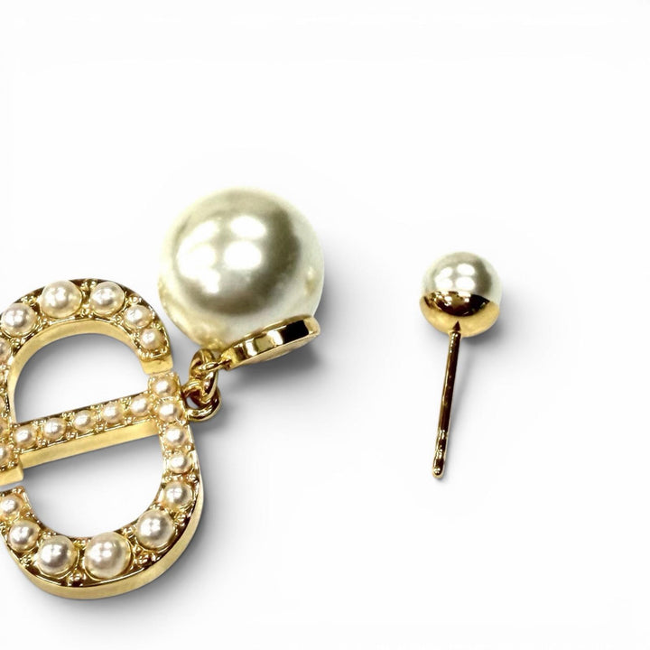 Pristine DIOR Pierce Dior Tribales Pierce CD Crystal Logo Pearl white Women