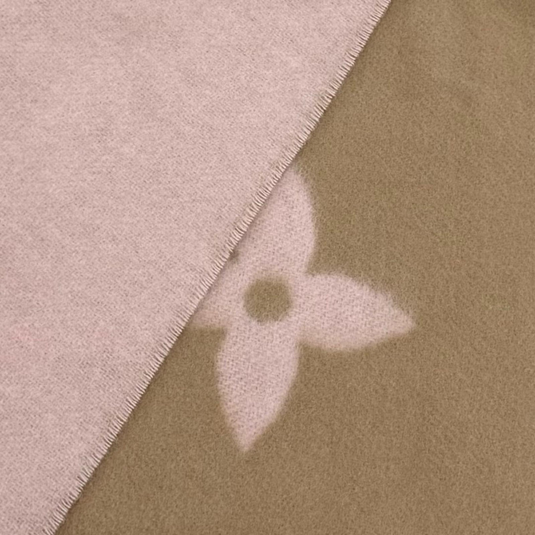 Excellent LOUIS VUITTON Scarf muffler reykjavik cashmere Women M78908