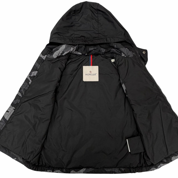 Pristine MONCLER Down vest DRUMS GILET Logo patch, camouflage pattern Kids