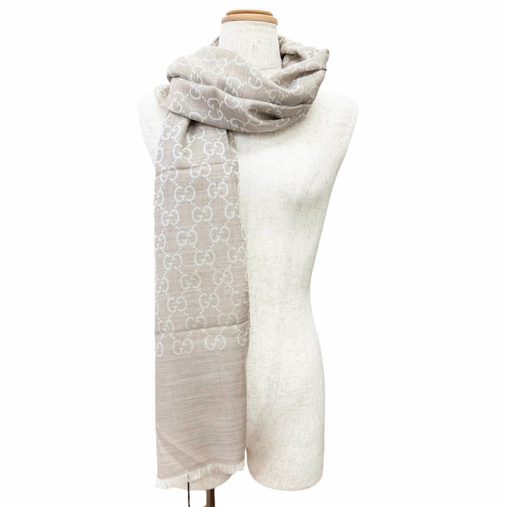 Pristine GUCCI Stall GG Jacquard Mini Fringe Shawl beige wool Women 165904 3G646