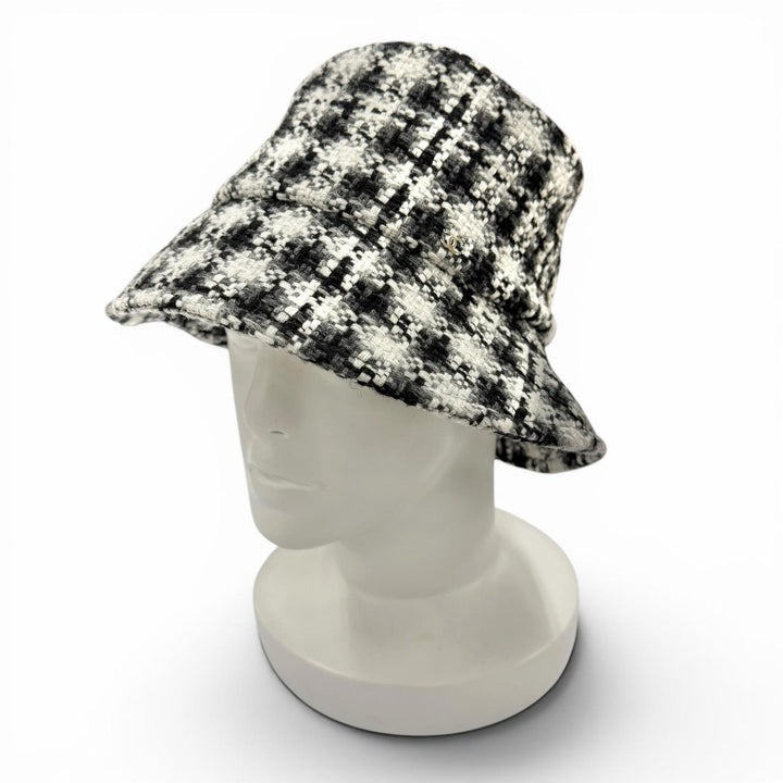 Great CHANEL hat black wool Women S