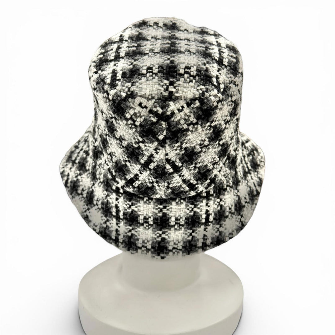 Great CHANEL hat black wool Women S