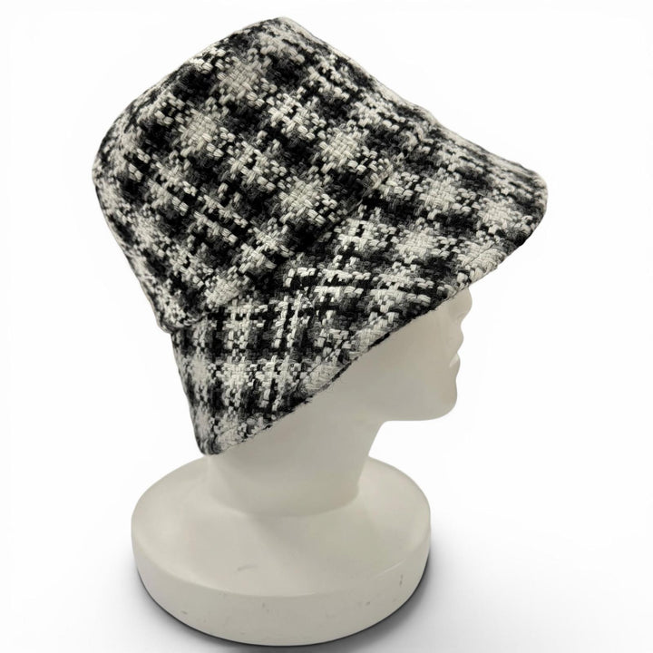 Great CHANEL hat black wool Women S