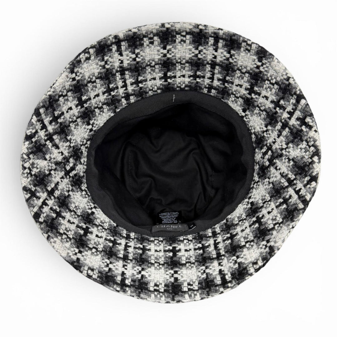 Great CHANEL hat black wool Women S