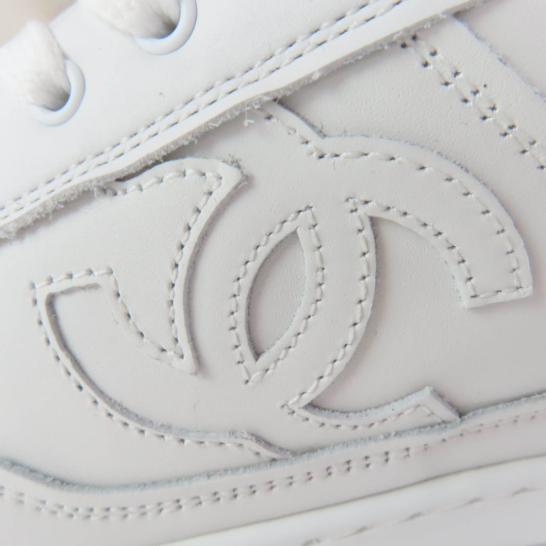 Pristine CHANEL Low cut sneakers COCO Mark leather white leather Women 36 G39978