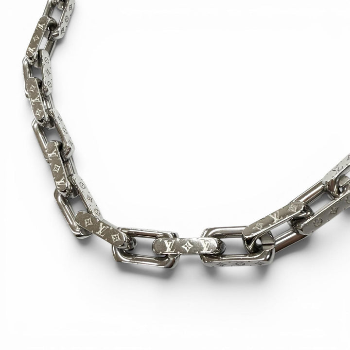Great LOUIS VUITTON Necklace Collier Chain Monogram Silver mens M00307