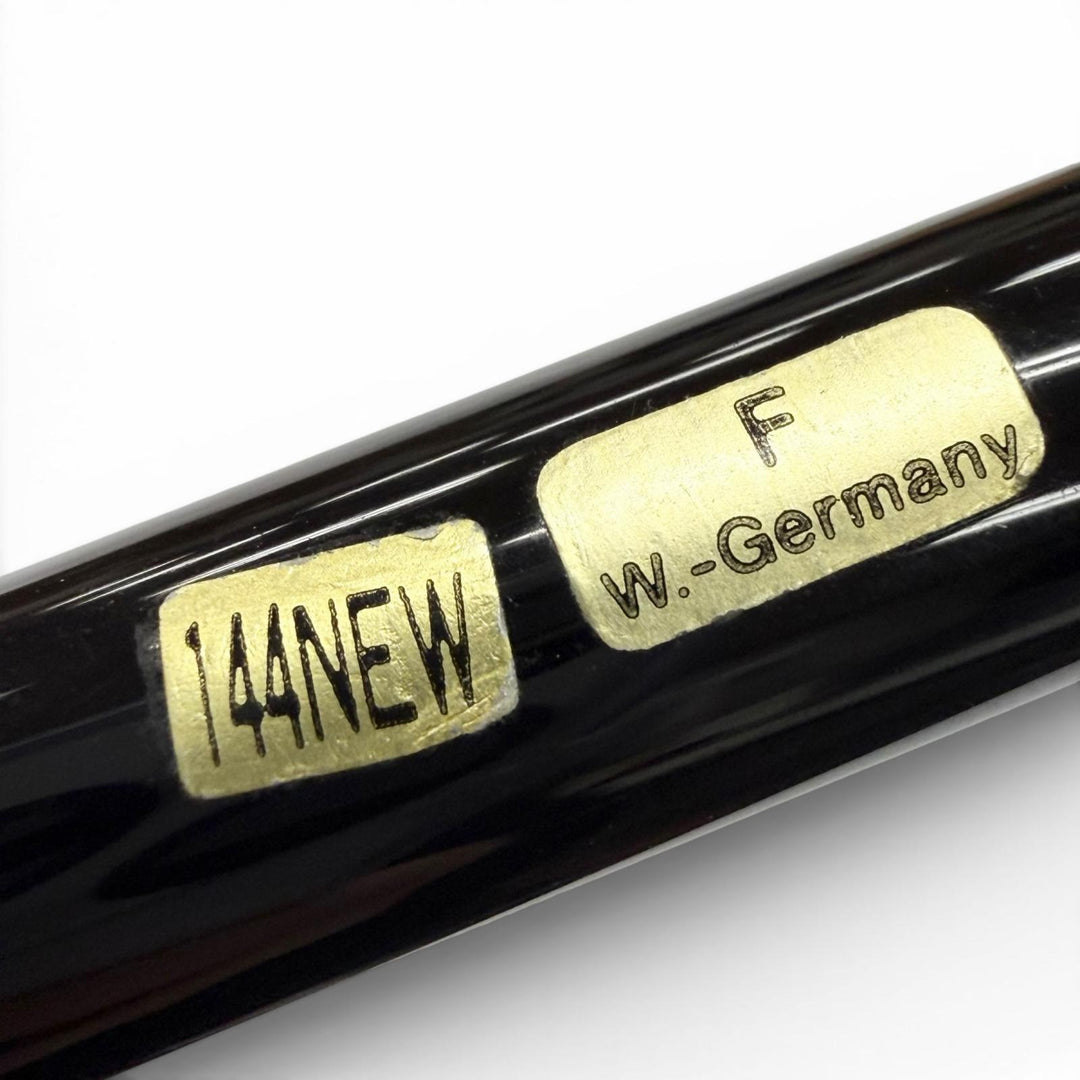 Excellent MONTBLANC fountain pen Meisterstück Classic white star black 14K mens