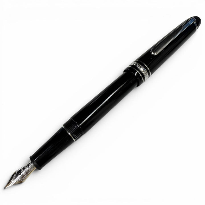 Great MONTBLANC fountain pen Meisterstück 145 Classic Platinum Line