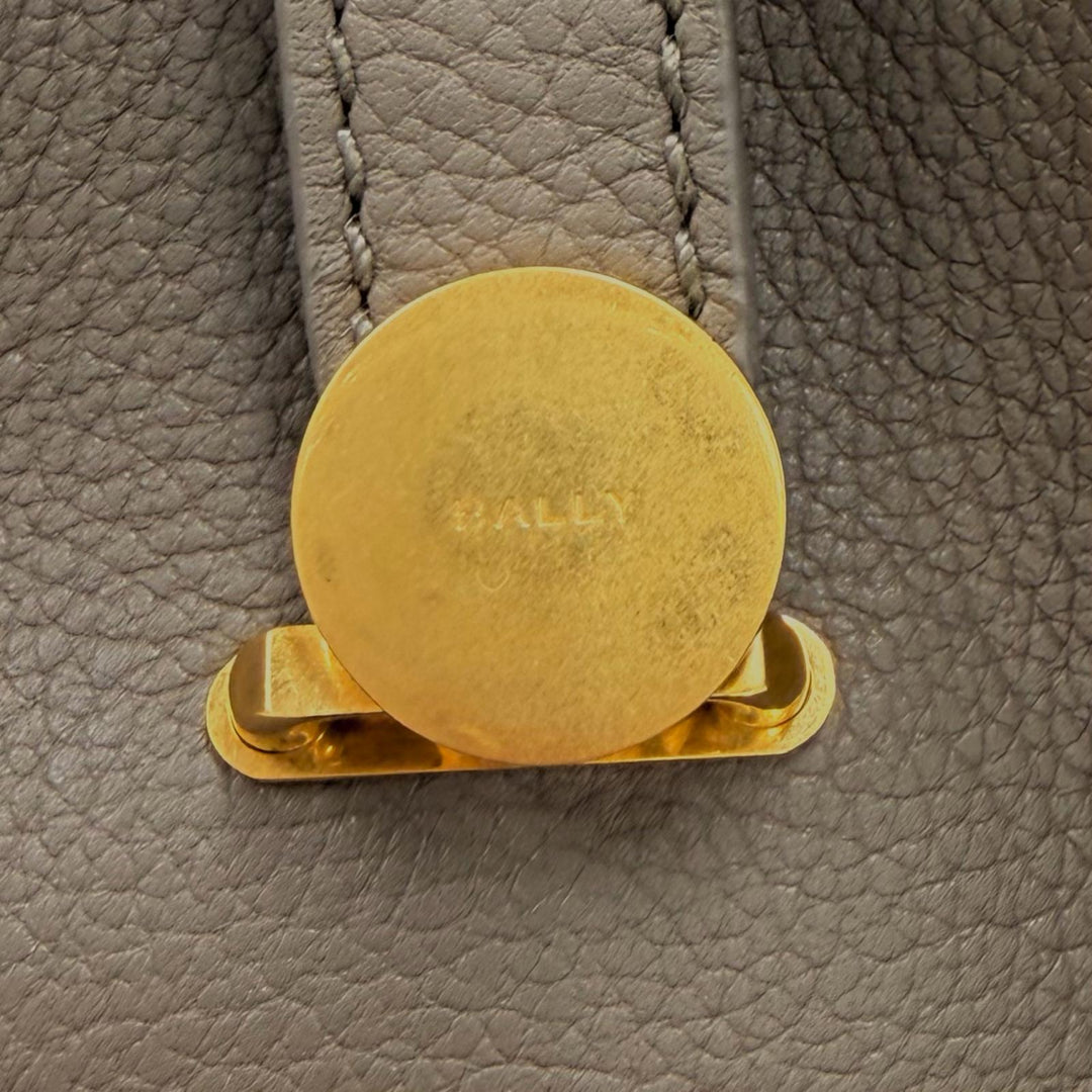 Excellent BALLY Shoulder Bag TRAPEZE SOFT Gold Metal Leather leather