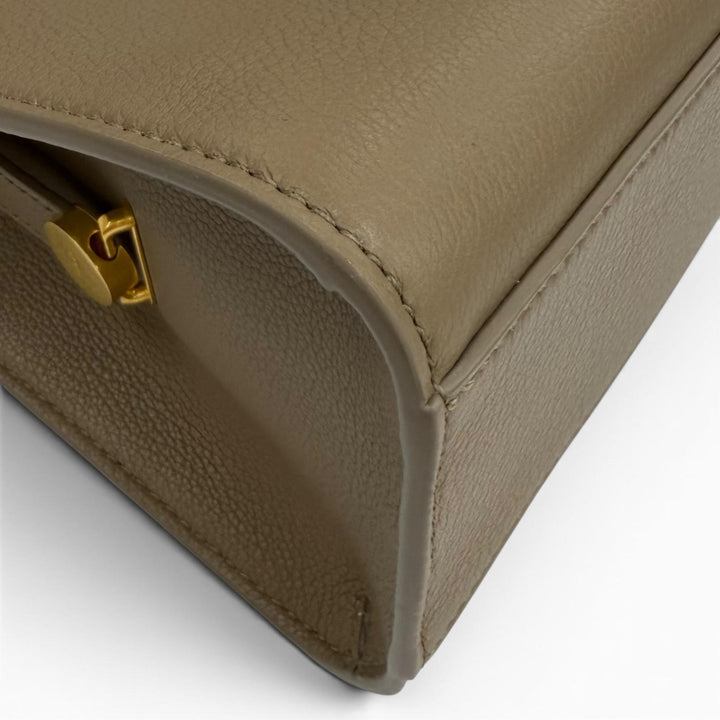 Excellent BALLY Shoulder Bag TRAPEZE SOFT Gold Metal Leather leather