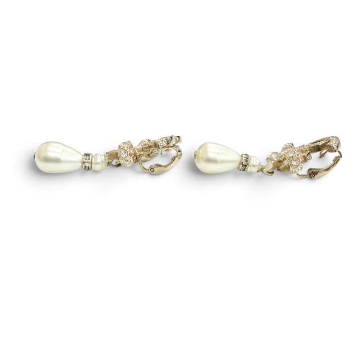 Great CHANEL Earring COCO Mark Rhinestone Ribbon Pearl Swing gold Women B23C