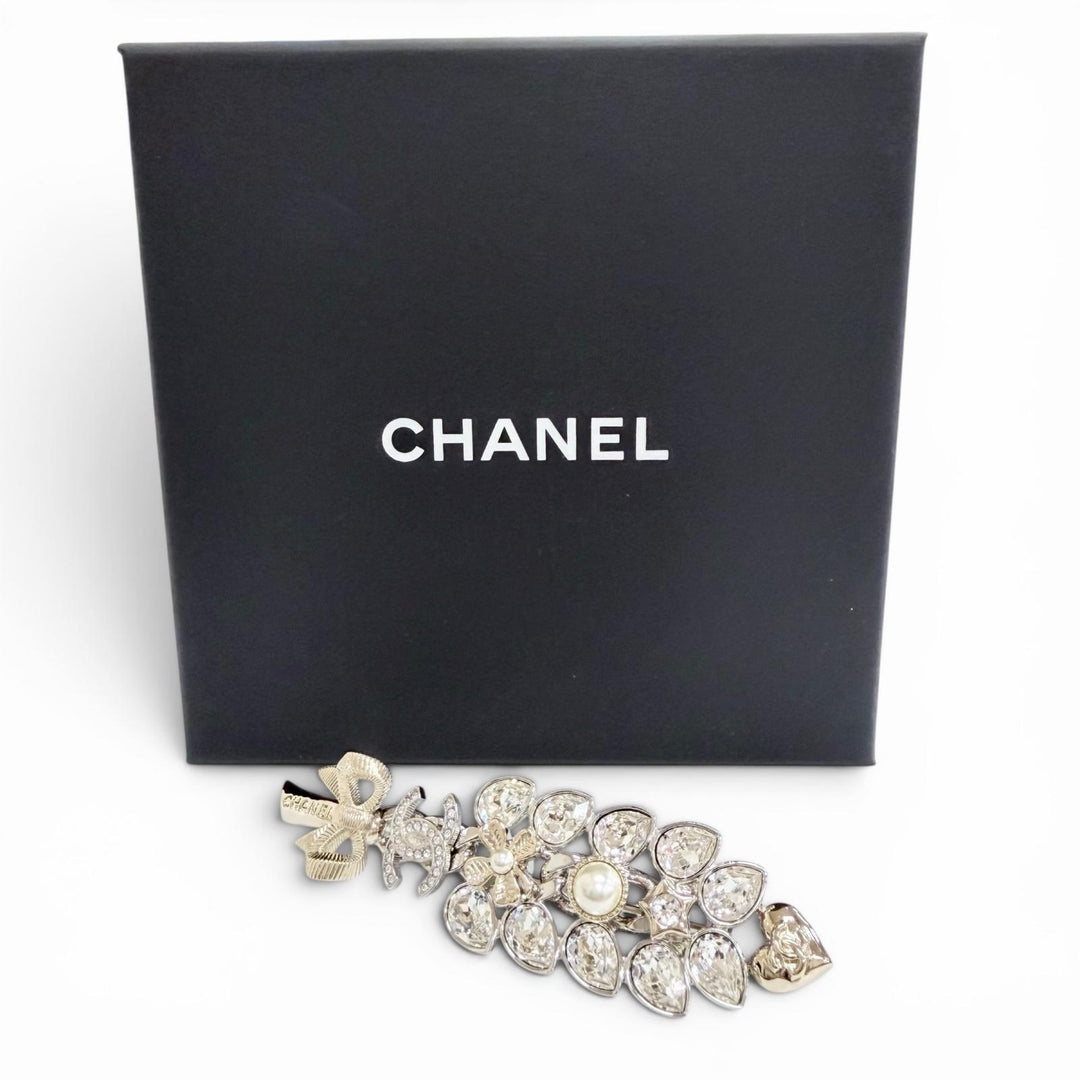 Excellent CHANEL Brooch COCO Mark Heart Ribbon Bijou Leaf gold B24K ABE476