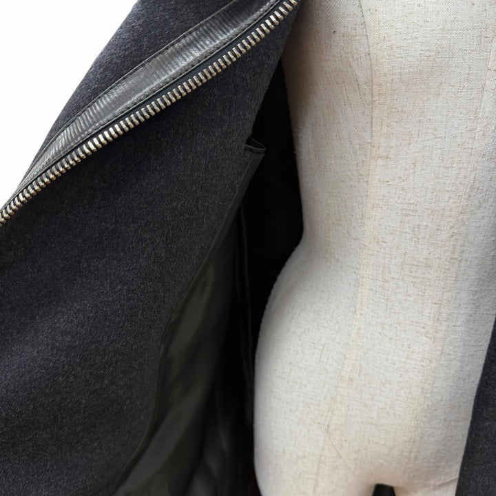 Great GUCCI coat Tom Ford era, leather detail, zip-up long jacket Dark gray 42
