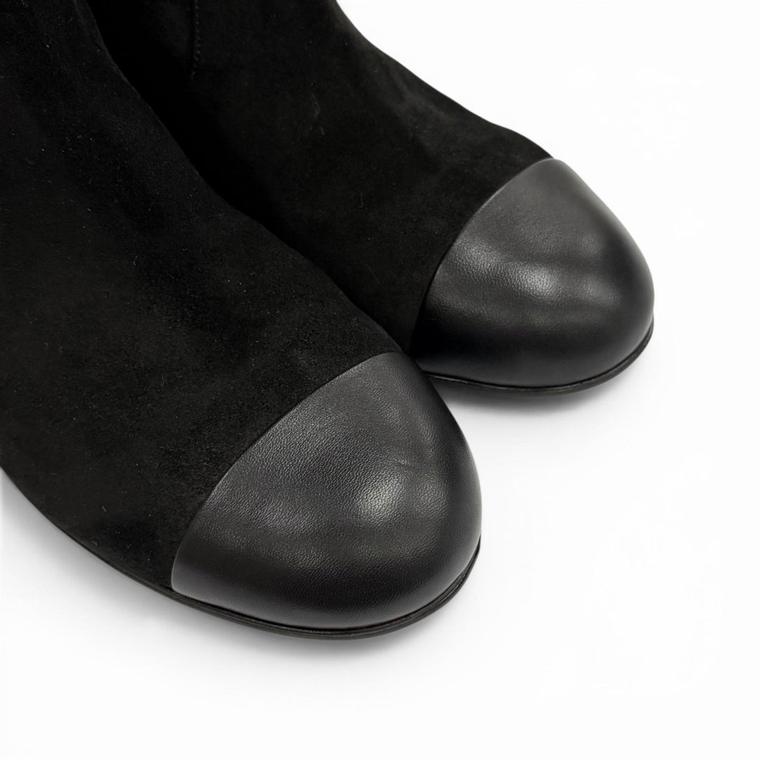 Excellent CHANEL Knee-high boots black Suede leather Women 37 24B G45903
