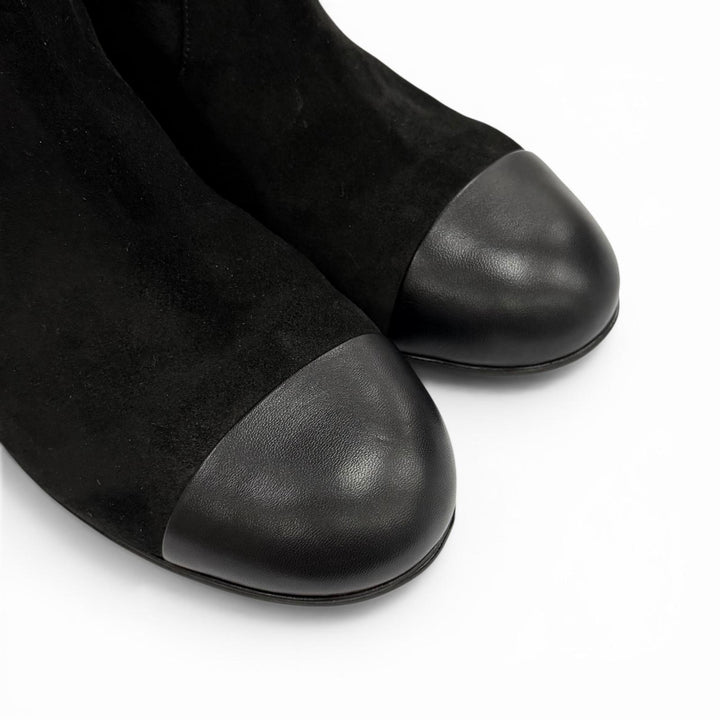 Excellent CHANEL Knee-high boots black Suede leather Women 37 24B G45903