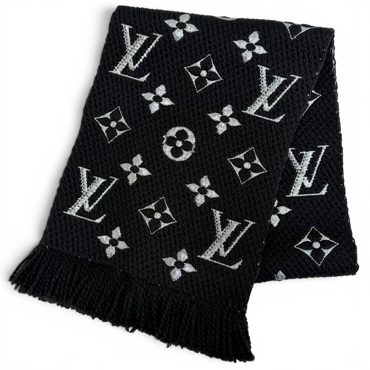 Great LOUIS VUITTON Scarf Escharp Logomania Shine Monogram fringe black M75833