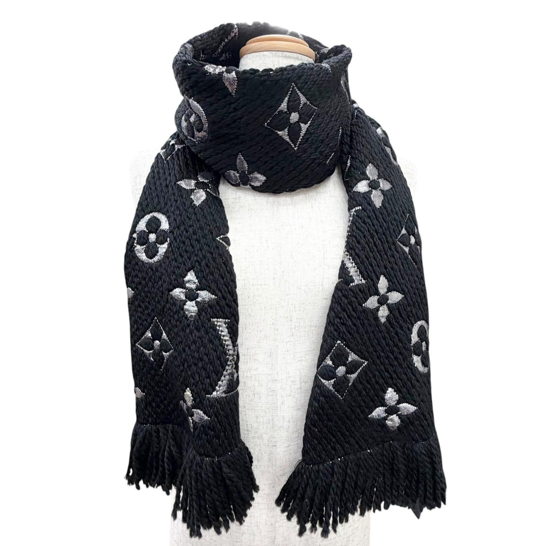 Great LOUIS VUITTON Scarf Escharp Logomania Shine Monogram fringe black M75833