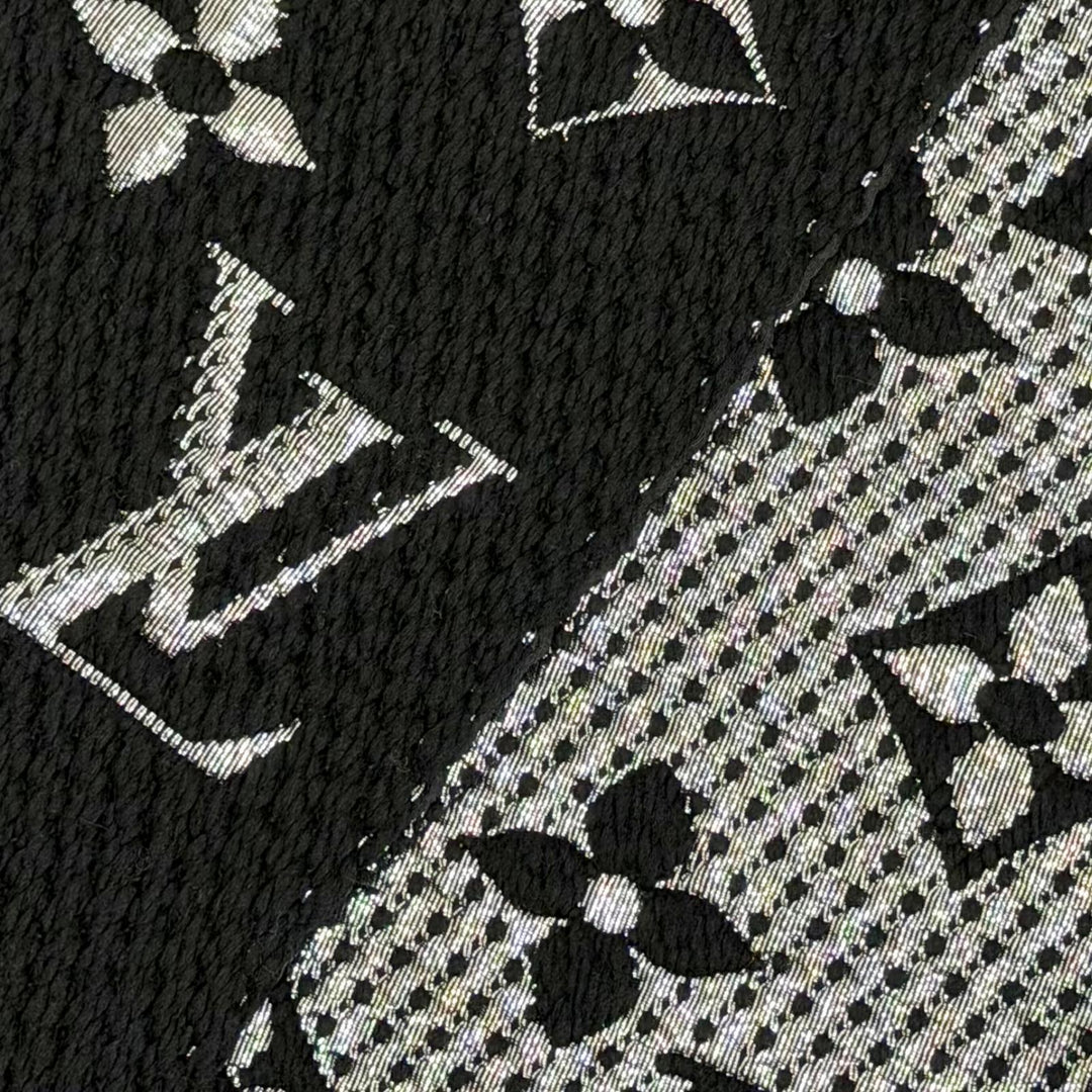 Great LOUIS VUITTON Scarf Escharp Logomania Shine Monogram fringe black M75833