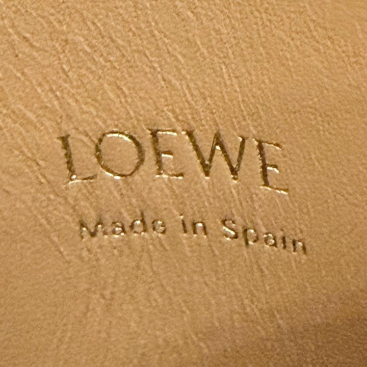 Pristine LOEWE Shoulder Bag Pebble Dice Pocket Anagram Metal warm CPBPR12X01