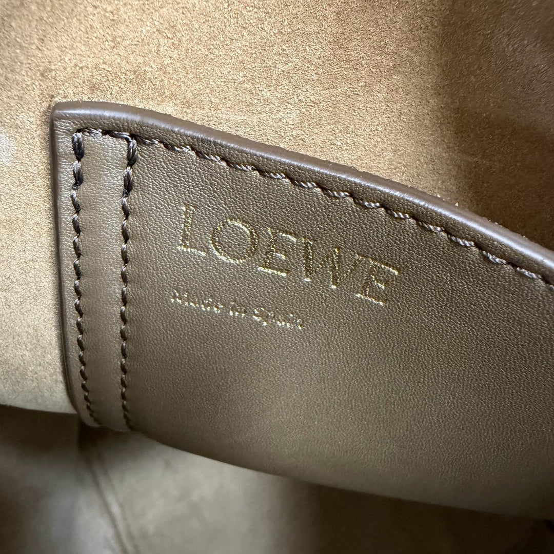 Great LOEWE Pebble Bucket Bag Medium Shoulder Bag Anagram Metal included khaki