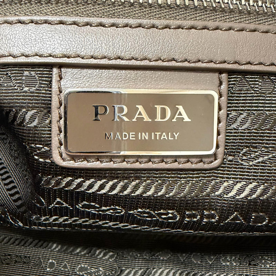 Excellent PRADA Shoulder Bag Triangle logo Gurege Vittero Dino Leather