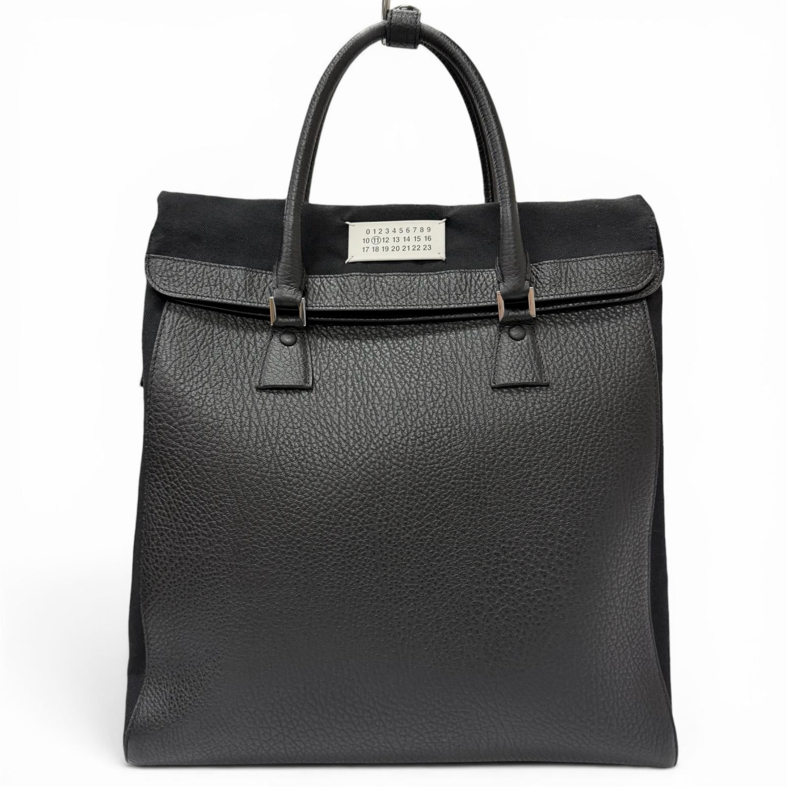 美品□Maison Margiela 11 メゾンマルジェラ11 SB1WA0004 5AC Daily Vertical キャンバス レザー 3WAYバッグ イタリア製 定価335500円 定価335,500円 Great Maison Margiela 11 Tote Bag 5AC Daily Vertical 3-Way