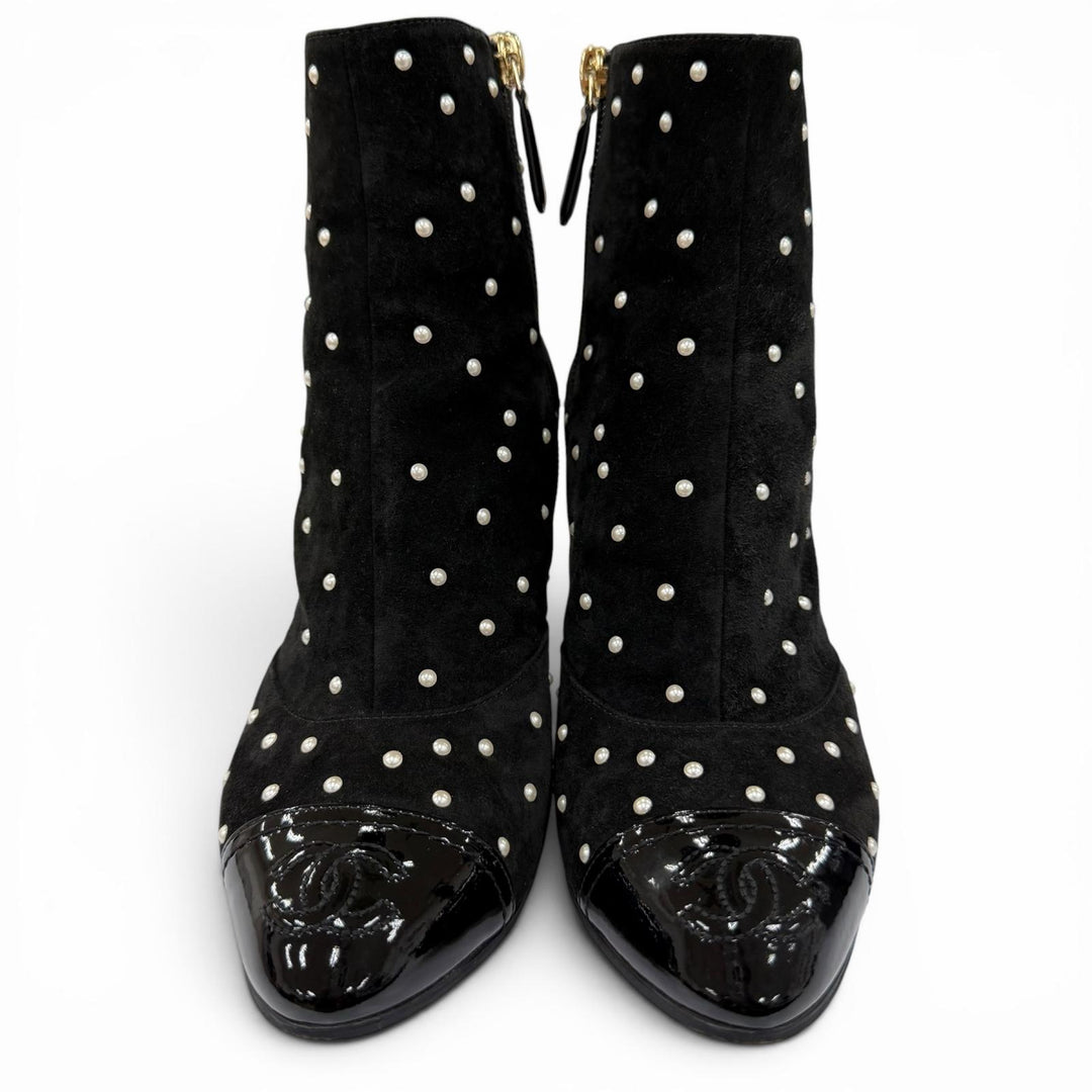 Great CHANEL boots COCO Mark Pearl Decoration black Suede leather 35 G33426