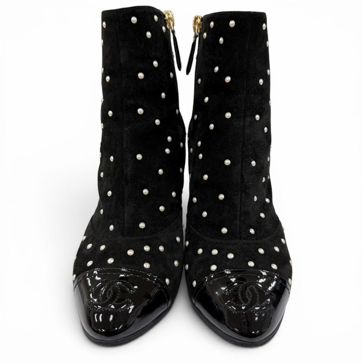 Great CHANEL boots COCO Mark Pearl Decoration black Suede leather 35 G33426