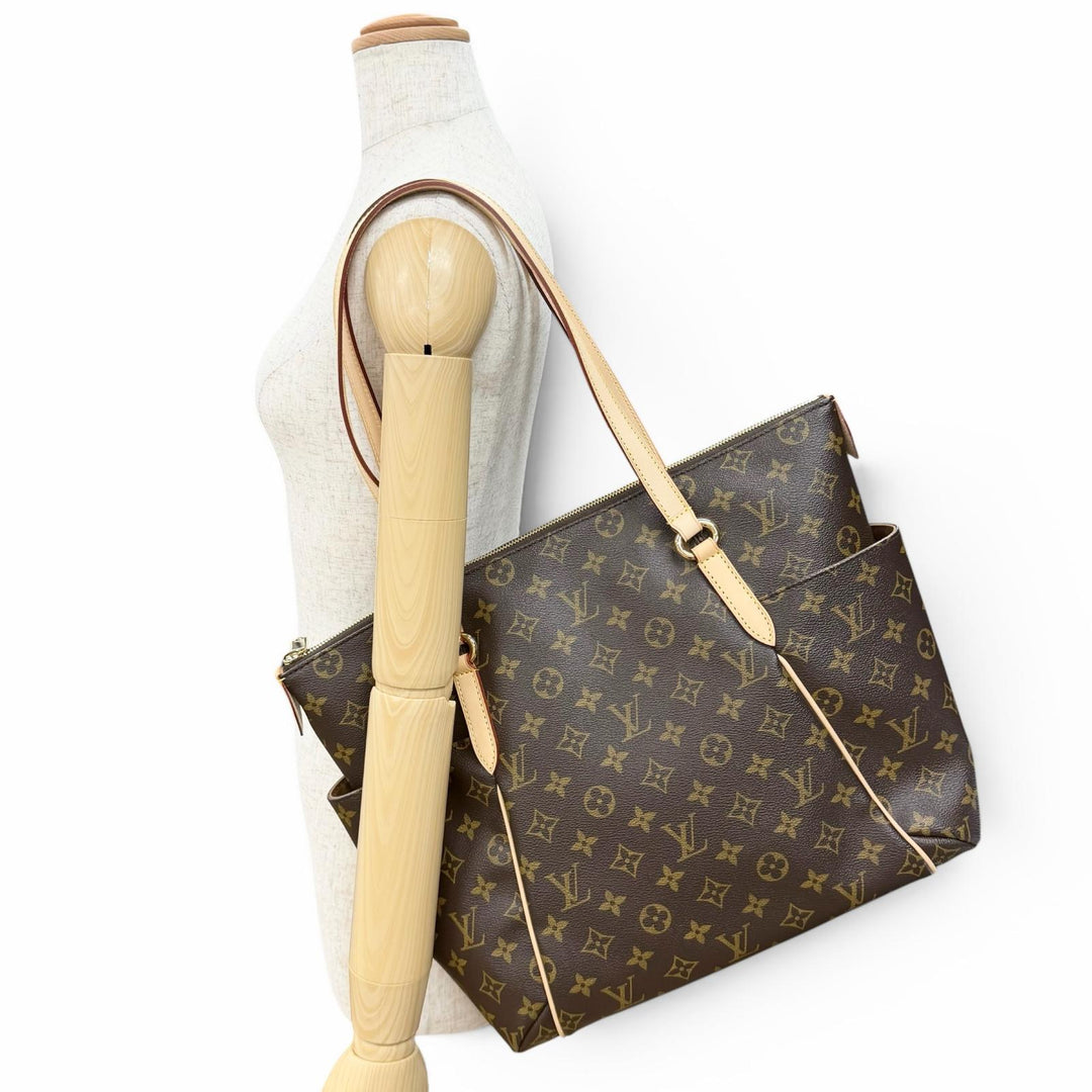 Pristine LOUIS VUITTON Tote Bag Monogram Totally MM Brown Women M56689