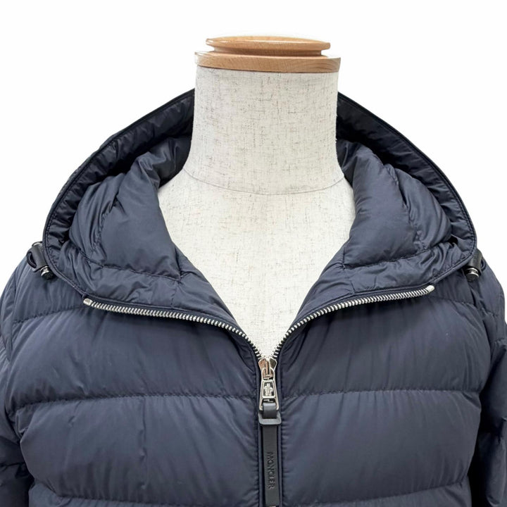 Great MONCLER Down jacket SESTRIERE Logo leather patch, hooded short Navy 0