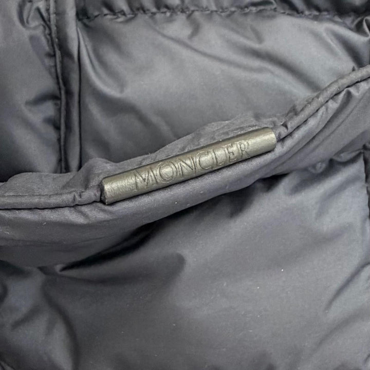 Great MONCLER Down jacket SESTRIERE Logo leather patch, hooded short Navy 0