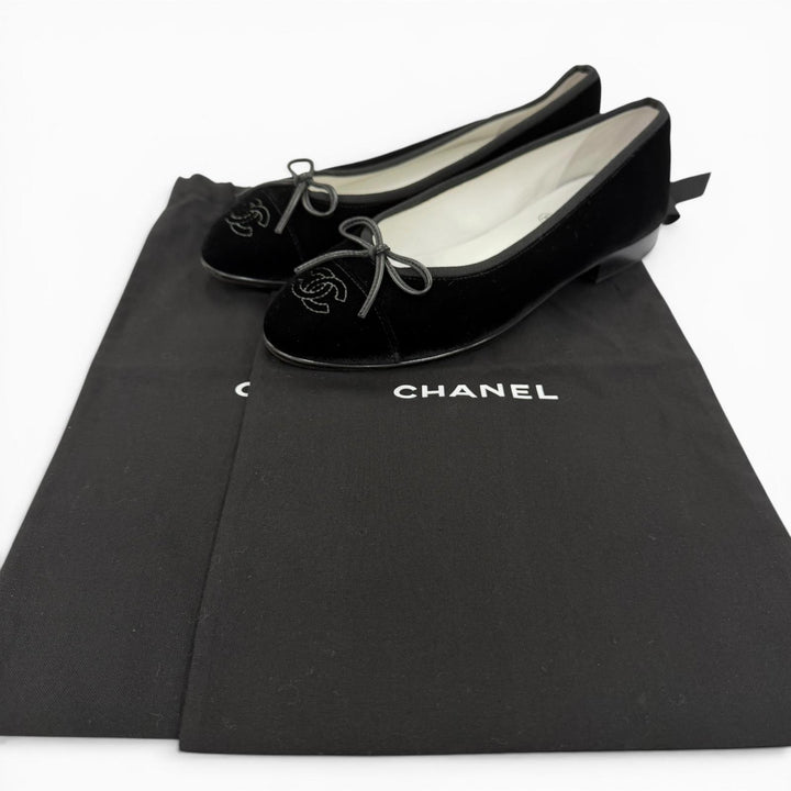 Excellent CHANEL ballerina Métiers d'Art Collection COCO Mark 35 22B G02819