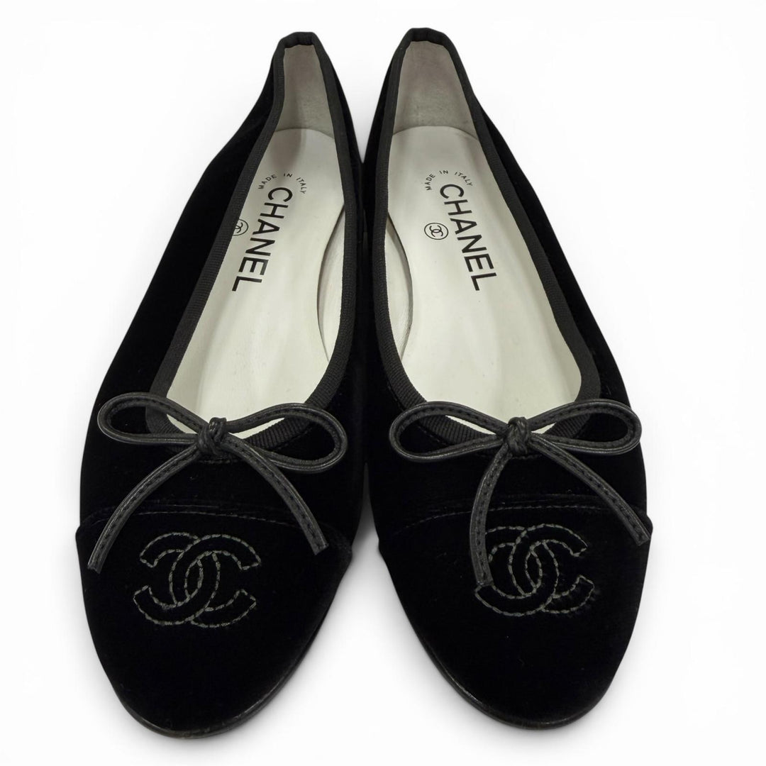 Excellent CHANEL ballerina Métiers d'Art Collection COCO Mark 35 22B G02819